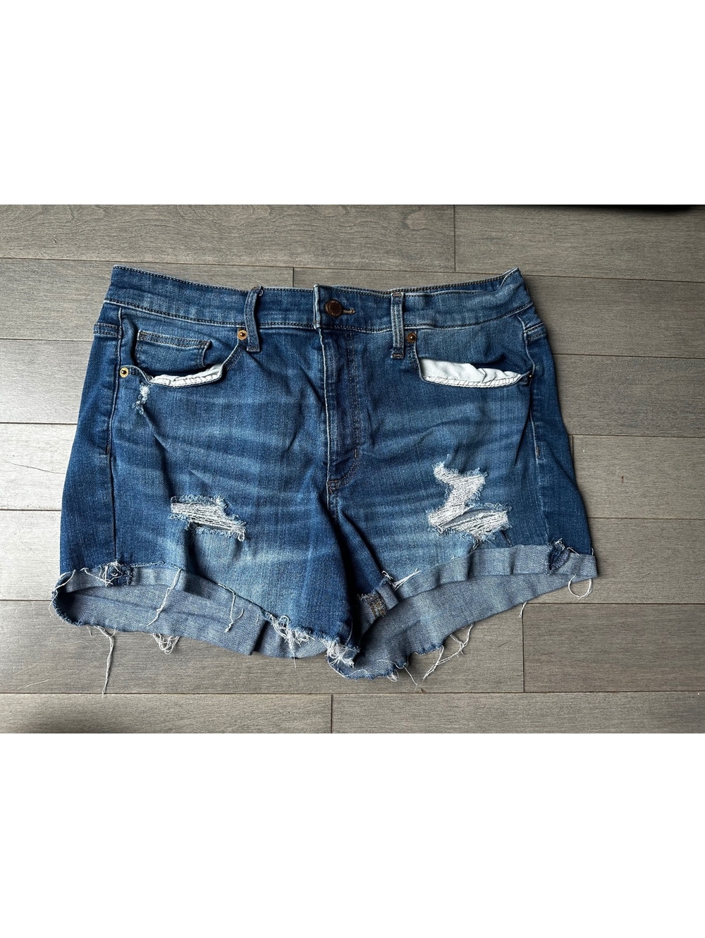 Women’s Universal Thread High Rise Distressed Mid Denim Shorts 12/31 Summer